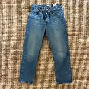 Levis Wedgie Straight Size 27